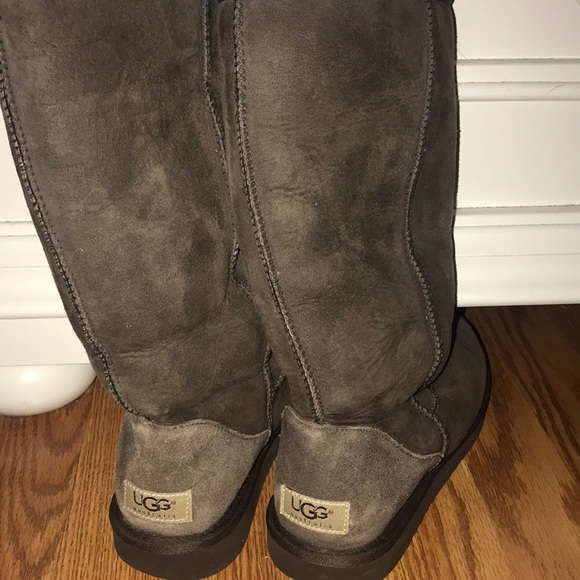UGG Shoes - Dark brown Ugg boots